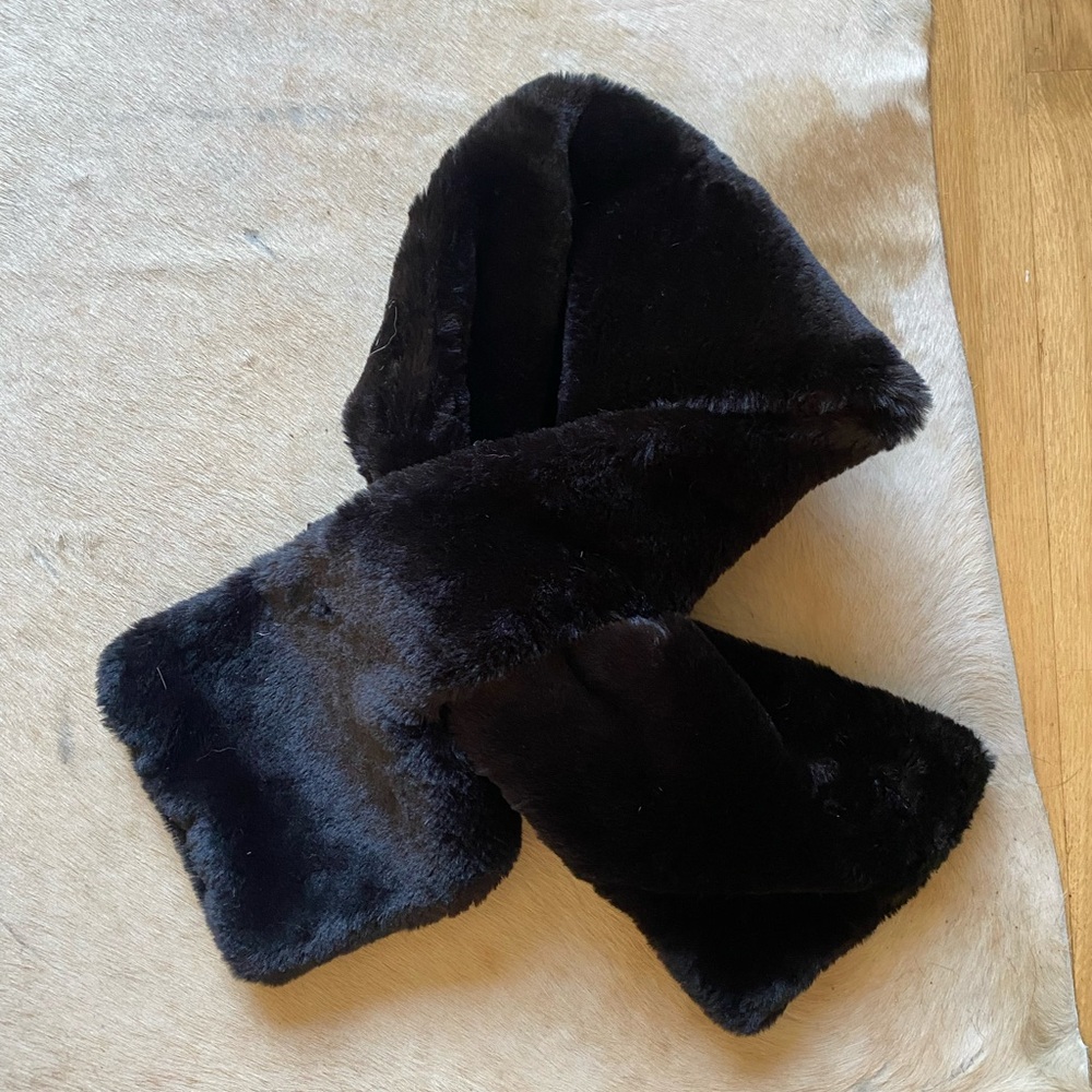 Apparis Black Faux Fur Accessory